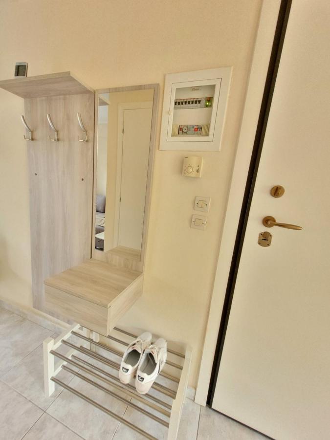 Anris & Dianas Dom - In A Quiet Part Of The Center Apartment Kallithea  Exterior foto