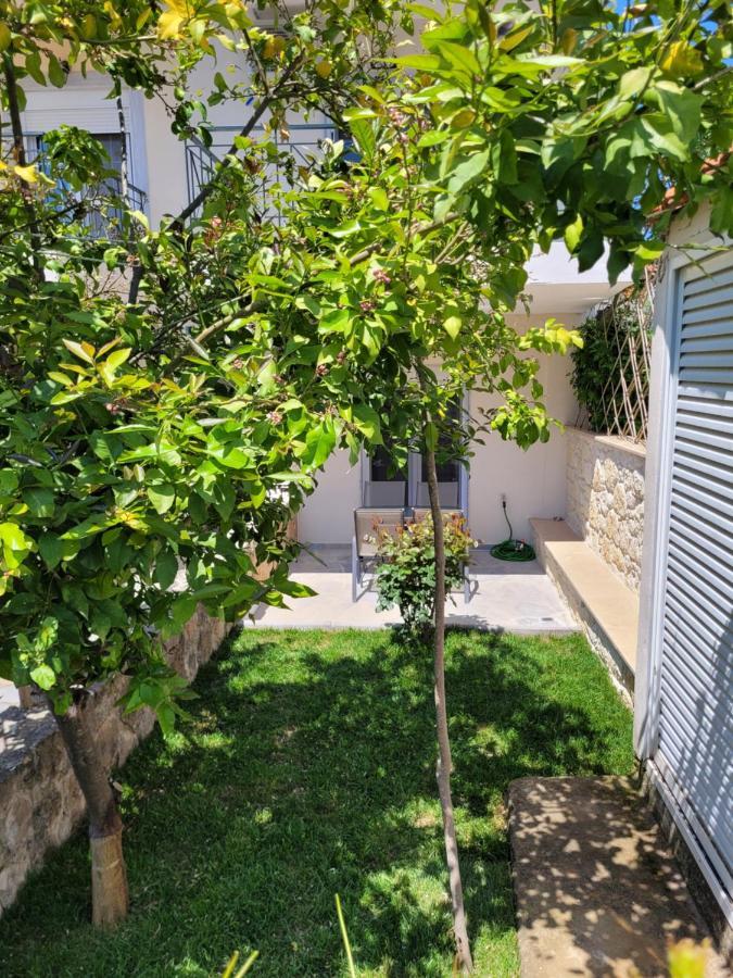 Anris & Dianas Dom - In A Quiet Part Of The Center Apartment Kallithea  Exterior foto